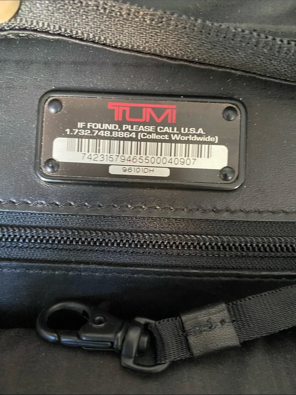 Tumi Alpha Slim Black Leather Portfolio Briefcase 17” Laptop Strap Pockets Sleek